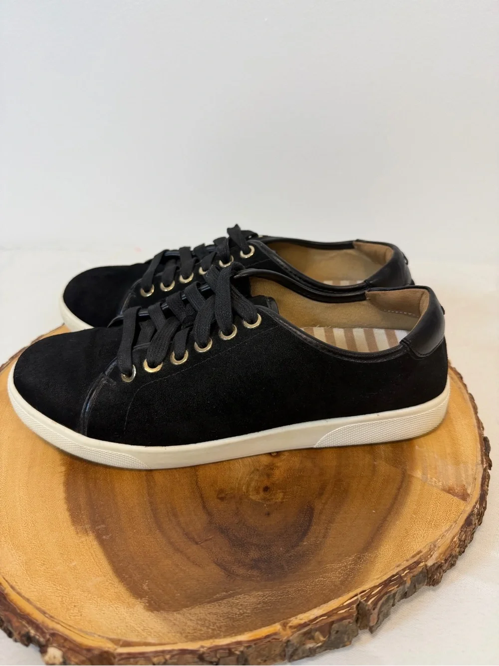 Vionic Brinley sneakers black suede Lace Up Comfort Arch Women’s Size 6.5 - Picture 2 of 9